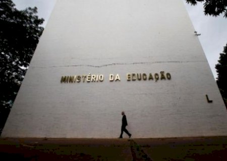 MEC mantém bloqueio de R$ 5,8 bi após governo revisar Orçamento
