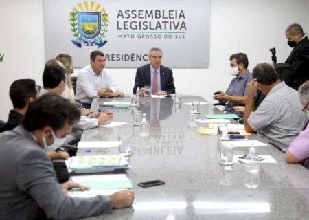 Governo estende pagamento do piso at&eacute; 2027 e promete concurso aos professores