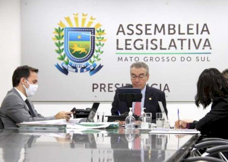Deputados aprovam pagamento do piso salarial aos professores at&eacute; 2027