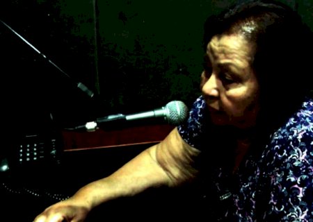 FÁTIMA DO SUL: Idosa que lia em alto-falante obituário de moradores da cidade deixa gravado anúncio da própria morte