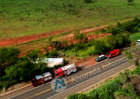Homem morre em acidente envolvendo duas carretas em Nova Alvorada do Sul