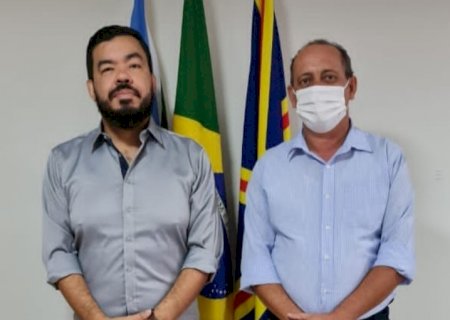 Deputado Loester Trutis faz compromisso de destinar 100 mil para a saúde de Taquarussu