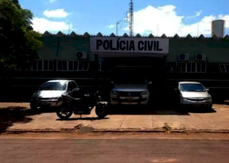Ao desviar de caminhão com farol apagado, carretas colidem e condutor morre