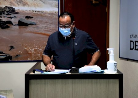 Prefeito participa de votação em regime de urgência sobre a isenção de impostos para comércio noturno