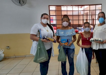 TAQUARUSSU: Secretaria de Educação-SEMEC realizou a entrega de 160 kits de merenda escolar aos estudantes