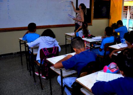 Campo Grande prevê aula presencial para 6º ao 9º ano e escolas vão definir quantidade de alunos em sala