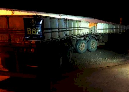 Polícia apreende carga de pneus contrabandeados que seguia para o MT