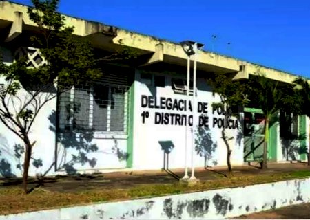 Jovem &eacute; assassinado em bar com cinco facadas