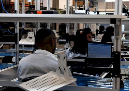 No Brasil, só 9% dos formandos do ensino médio recebem formação profissional
