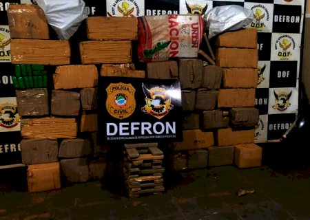 Polícia apreende 681,8 kg de maconha enterrada em propriedade rural