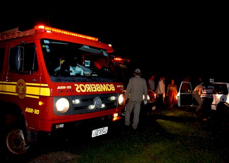 Pálio colide na traseira de Gol e com susto passageiro passa mal na BR-376 entre Vicentina e Fátima do Sul
