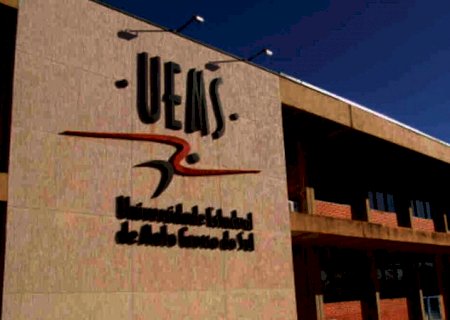 UEMS abre vagas para transferência externa em 49 cursos de graduação