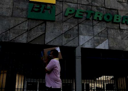 Com inscri&ccedil;&otilde;es at&eacute; janeiro, Petrobras abre concurso com sal&aacute;rios de R$ 11 mil