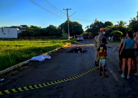 Motociclista morre após bater de frente com Hilux preta e motorista foge em MS