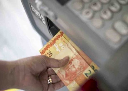 Com 10% de reajuste, salários de servidores estaduais já estão depositados em conta
