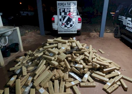 IPEZAL: Polícia Militar do 8° BPM apreende três veículos carregados com mais de 700 quilos de maconha e cigarros