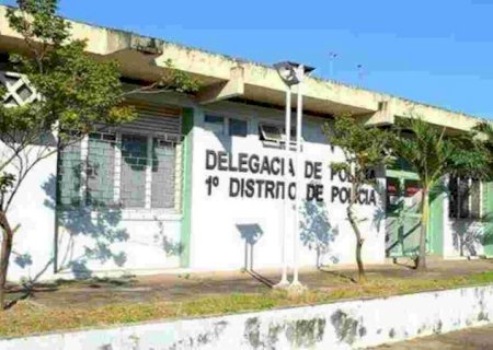 Ex atira contra mulher no caminho para o trabalho e bala fica alojada no pulmão