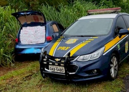 Ve&iacute;culo roubado &eacute; apreendido com 15 mil ma&ccedil;os de cigarros durante persegui&ccedil;&atilde;o
