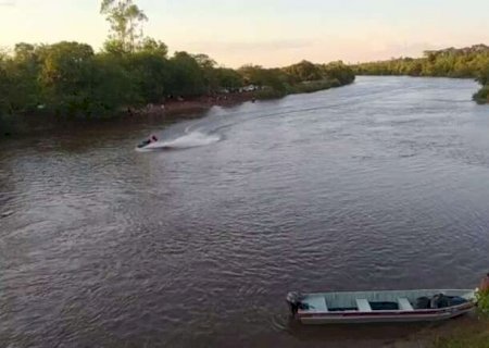 Jovem tenta atravessar Rio Dourados a nado e desaparece
