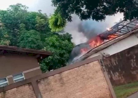 Briga em boate de cidade de MS termina com casa incendiada