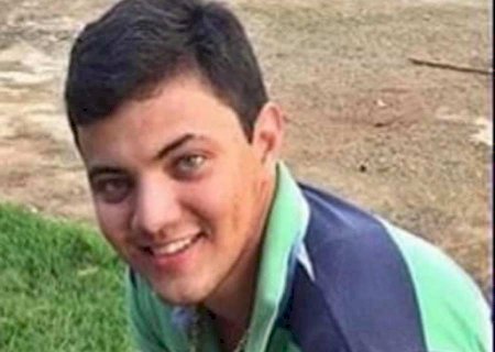 Filho de secretária municipal teria sido morto por PM após atirar na frente de bar