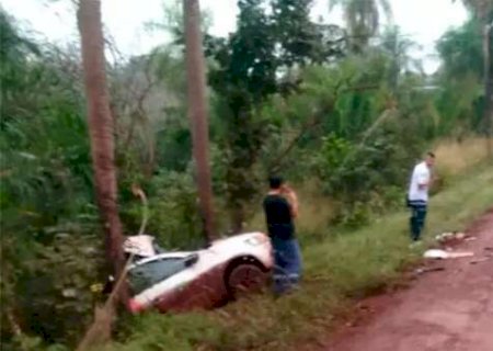 Duas pessoas morrem em colis&atilde;o entre carro e carreta na BR-262