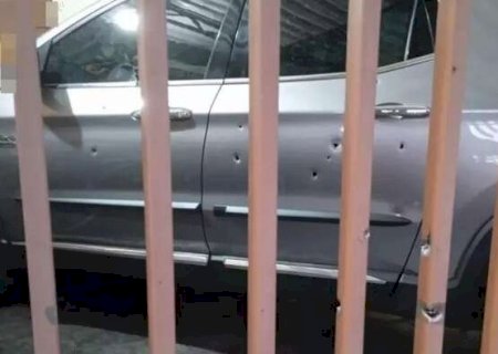 Morador tem casa e carro crivados de bala e suspeita que atirador seja PM