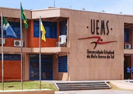 Mais de 8 mil candidatos disputam 1.322 vagas na UEMS neste sábado