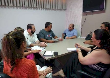 Professores apresentam contraproposta e aguardam resposta at&eacute; segunda-feira
