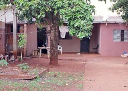 Homem &eacute; executado com cinco tiros dentro de resid&ecirc;ncia