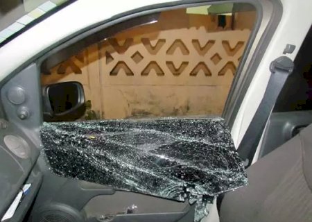 Homem vai curtir baile e tem carro arrombado na Marcelino Pires