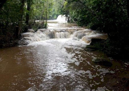 Como a &aacute;gua deixou de ser cristalina na capital do ecoturismo