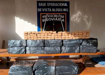 Durante persegui&ccedil;&atilde;o, traficantes s&atilde;o presos com 326kg de maconha na MS-164