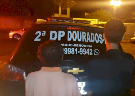 Polícia prende dupla acusada de realizar pelo menos 6 furtos no comércio