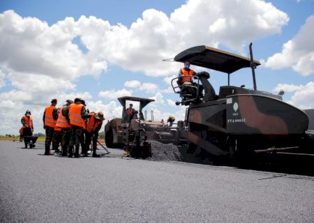 Prefeito pede a ministro agilidade em obras do aeroporto de Dourados