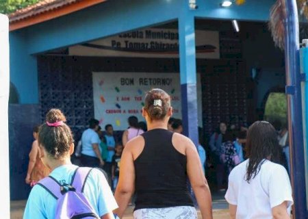 Lei que prev&ecirc; psic&oacute;logos e assistentes sociais nas escolas continua s&oacute; no papel