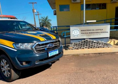 Motorista foge a p&eacute; ao ser descoberto com R$ 13 milh&otilde;es em coca&iacute;na