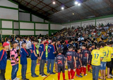 Naviraí-Realizada pela Prefeitura, 26ª Copa Chama de Futsal de Base começa com participação de 14 municípios