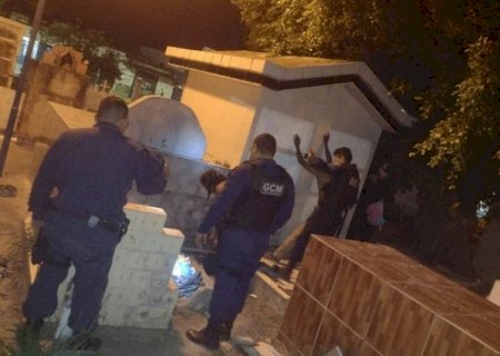 Foragido é encontrado pela guarda dentro de sepultura em cemitério de Corumbá