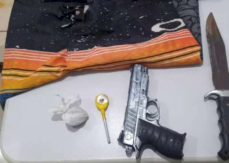 Rapaz invade fazenda e faz mulheres ref&eacute;ns com arma de brinquedo
