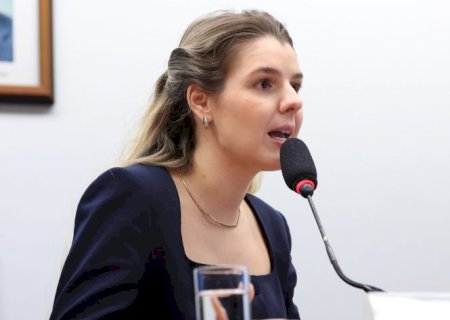 Comissão aprova projeto sobre reutilização e descarte por escolas dos livros didáticos