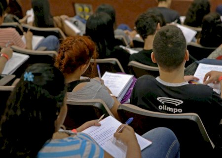 Bolsitas e ex-bolsitas do Prouni e Fies estão isentos das taxas no Concurso Unificado