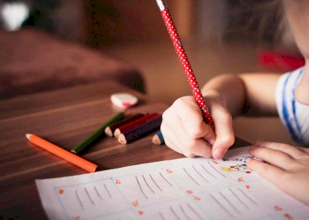 Dívida de mensalidade impede matrícula? Confira os direitos de estudantes e escolas em MS