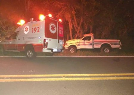 Condutor de caminhonete morre em capotagem na MS-450