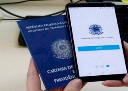 Vagas com carteira assinada se mantêm estáveis em março no país, diz IBGE
