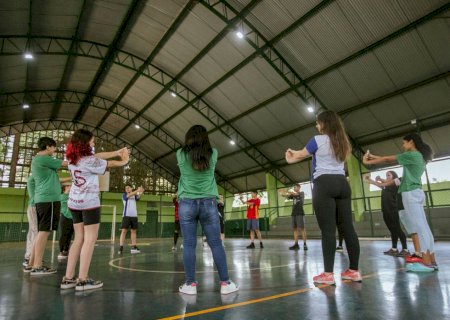 Proposta de piso salarial de R$ 3,6 mil para profissional de Educação Física é aprovado