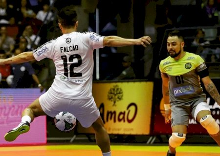 Prefeitura de Nova Andradina irá desembolsar mais de R$ 41 mil para ex-jogador Falcão inaugurar Ginásio de Esportes
