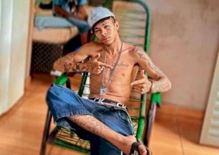 Rapaz &eacute; morto a tiros ao lado de conveni&ecirc;ncia em Sidrol&acirc;ndia