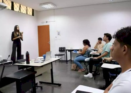 Seguem abertas inscri&ccedil;&otilde;es para cursos de espanhol, orat&oacute;ria e marketing