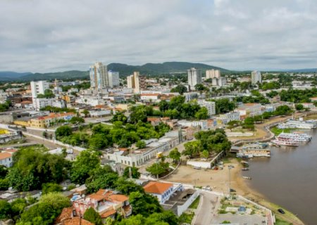 Discussão em feira termina com agressões entre prefeito e vereador
